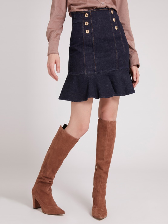 Guess Gumbi Se Prilegajo Modrim In širokim Krilom